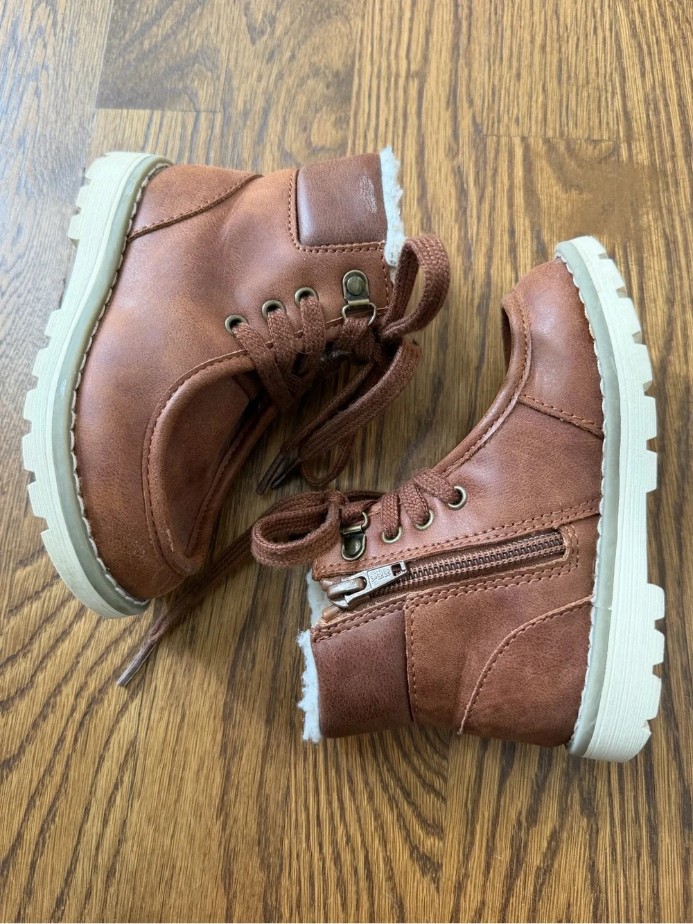 Old Navy Hiker Boot in Cognac, toddler size 7